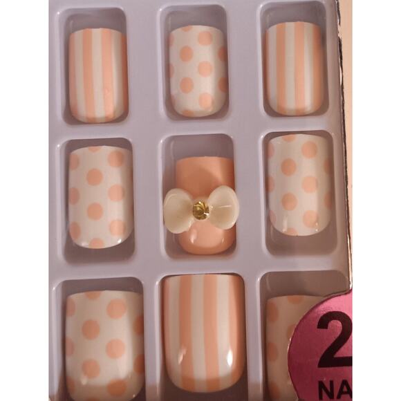 Nail Sets 24 Piece New Pretty Secrets Artificial Professional textured art - Picture 1 of 3